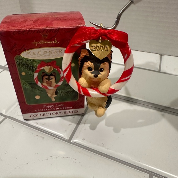 Hallmark 2000 “Puppy Love” Ornament - Picture 1 of 8